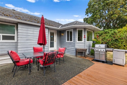 850 Ocean Pl, French Creek, BC 