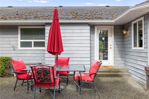 850 Ocean Pl, French Creek, BC 