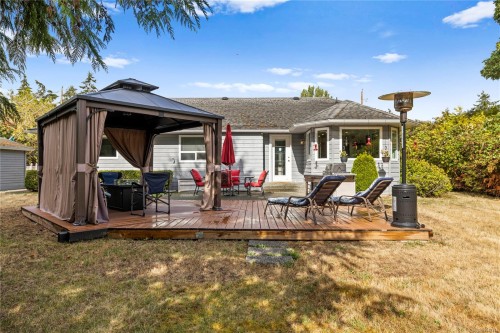 850 Ocean Pl, French Creek, BC 