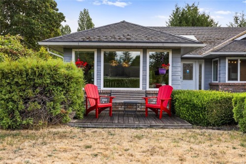 850 Ocean Pl, French Creek, BC 