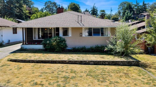 1071 Lodge Ave, Saanich, BC 