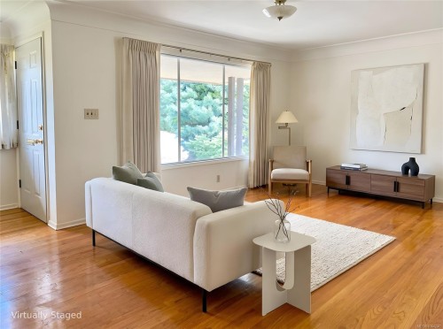 1071 Lodge Ave, Saanich, BC 