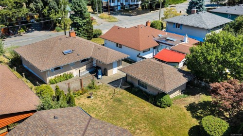 1071 Lodge Ave, Saanich, BC 