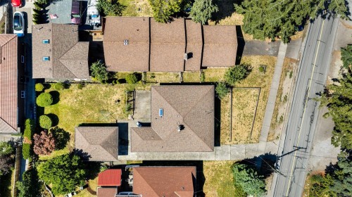 1071 Lodge Ave, Saanich, BC 