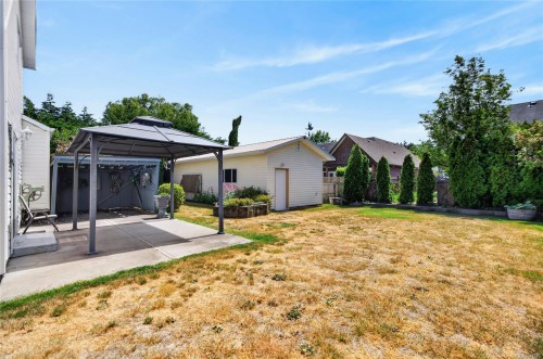 1377 Ocean View Ave, Comox, BC 