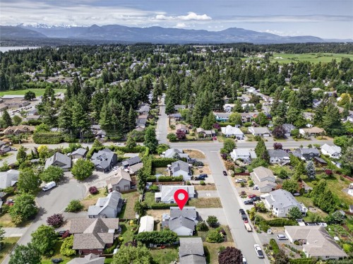 1377 Ocean View Ave, Comox, BC 