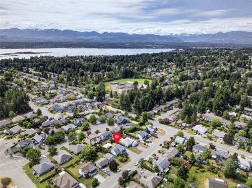 1377 Ocean View Ave, Comox, BC 