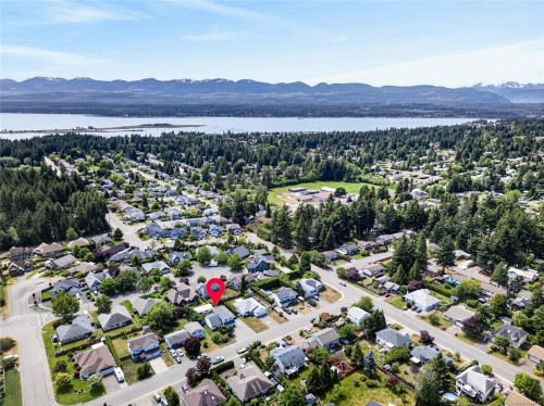 1377 Ocean View Ave, Comox, BC 