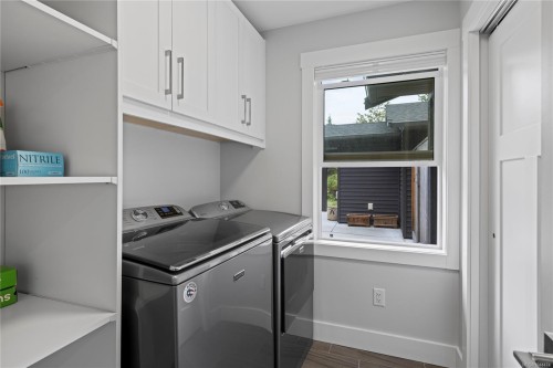 242 Sunningdale Rd East, Qualicum Beach, BC 