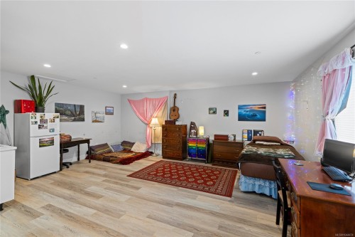 242 Sunningdale Rd East, Qualicum Beach, BC 