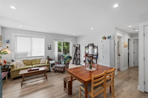 242 Sunningdale Rd East, Qualicum Beach, BC 