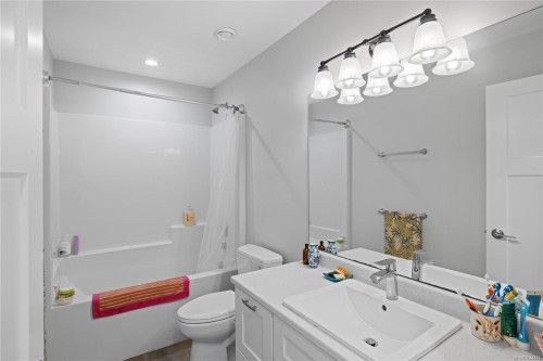 242 Sunningdale Rd East, Qualicum Beach, BC 