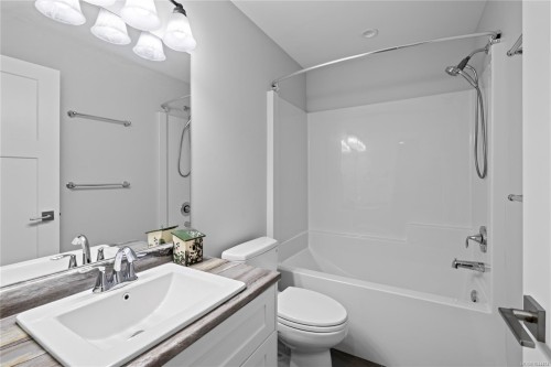 242 Sunningdale Rd East, Qualicum Beach, BC 