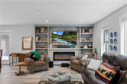 242 Sunningdale Rd East, Qualicum Beach, BC 