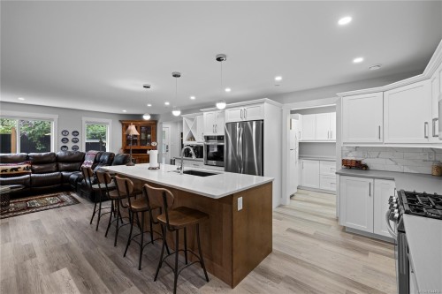 242 Sunningdale Rd East, Qualicum Beach, BC 