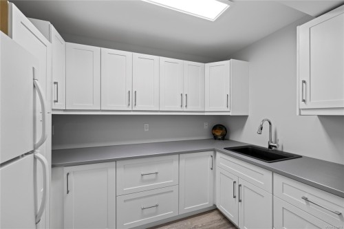242 Sunningdale Rd East, Qualicum Beach, BC 