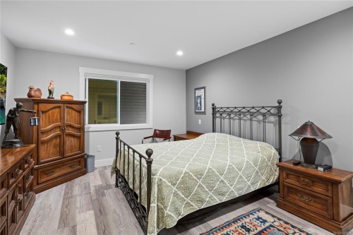 242 Sunningdale Rd East, Qualicum Beach, BC 