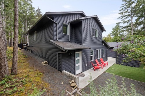 242 Sunningdale Rd East, Qualicum Beach, BC 