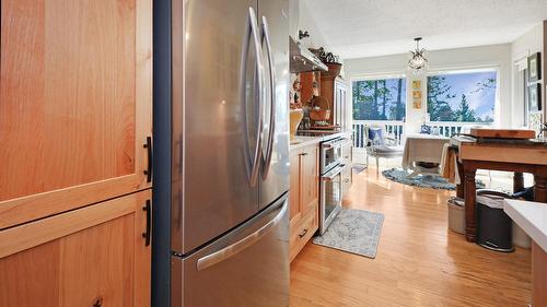 4962 Mountain Side Place, Fairmont Hot Springs, BC - Indoor Photo Showing Kitchen