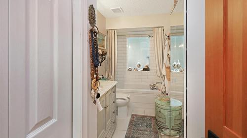 4962 Mountain Side Place, Fairmont Hot Springs, BC - Indoor Photo Showing Bathroom