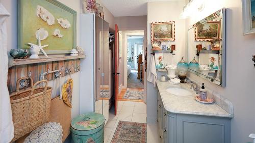 4962 Mountain Side Place, Fairmont Hot Springs, BC - Indoor Photo Showing Bathroom