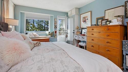 4962 Mountain Side Place, Fairmont Hot Springs, BC - Indoor Photo Showing Bedroom
