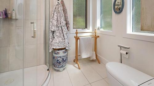 4962 Mountain Side Place, Fairmont Hot Springs, BC - Indoor Photo Showing Bathroom