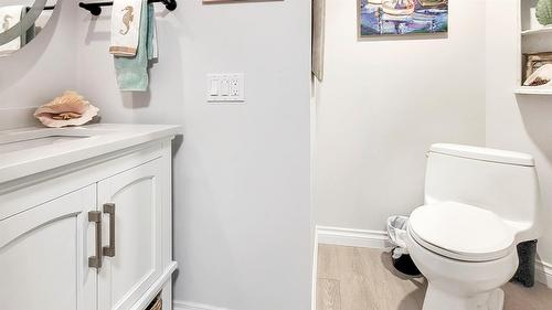 4962 Mountain Side Place, Fairmont Hot Springs, BC - Indoor Photo Showing Bathroom