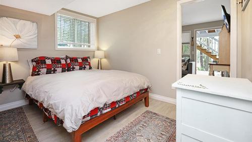4962 Mountain Side Place, Fairmont Hot Springs, BC - Indoor Photo Showing Bedroom