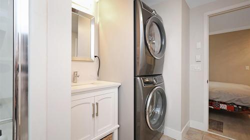 4962 Mountain Side Place, Fairmont Hot Springs, BC - Indoor Photo Showing Laundry Room