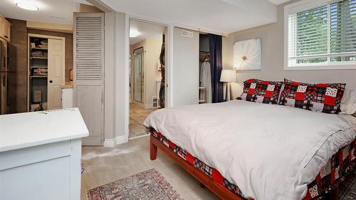 4962 Mountain Side Place, Fairmont Hot Springs, BC - Indoor Photo Showing Bedroom