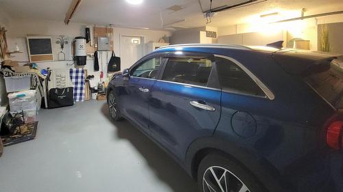 4962 Mountain Side Place, Fairmont Hot Springs, BC - Indoor Photo Showing Garage