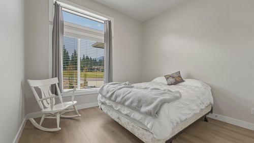 2710 Golf Course Drive, Blind Bay, BC - Indoor Photo Showing Bedroom