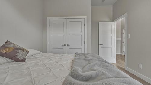 2710 Golf Course Drive, Blind Bay, BC - Indoor Photo Showing Bedroom
