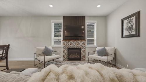 2710 Golf Course Drive, Blind Bay, BC - Indoor Photo Showing Living Room With Fireplace