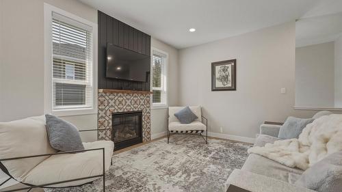 2710 Golf Course Drive, Blind Bay, BC - Indoor Photo Showing Living Room With Fireplace