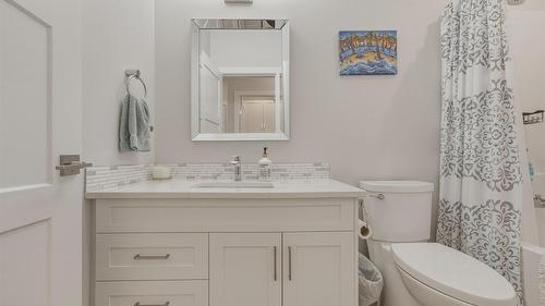 2710 Golf Course Drive, Blind Bay, BC - Indoor Photo Showing Bathroom
