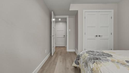 2710 Golf Course Drive, Blind Bay, BC - Indoor Photo Showing Bedroom