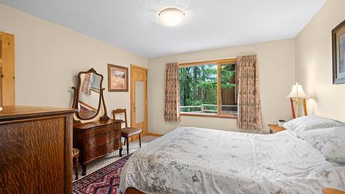 13 Sunrise Crescent, Kimberley, BC - Indoor Photo Showing Bedroom
