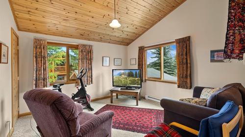 13 Sunrise Crescent, Kimberley, BC - Indoor Photo Showing Living Room