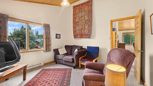 13 Sunrise Crescent, Kimberley, BC - Indoor Photo Showing Living Room