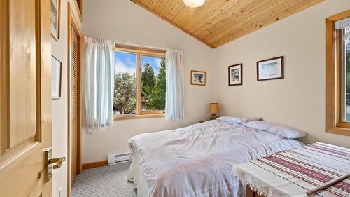 13 Sunrise Crescent, Kimberley, BC - Indoor Photo Showing Bedroom