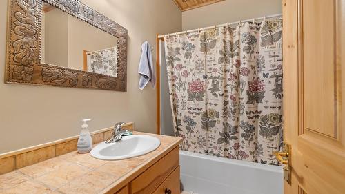 13 Sunrise Crescent, Kimberley, BC - Indoor Photo Showing Bathroom