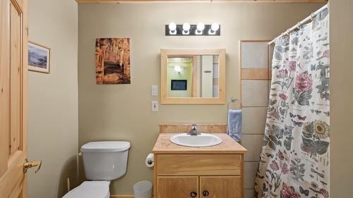 13 Sunrise Crescent, Kimberley, BC - Indoor Photo Showing Bathroom