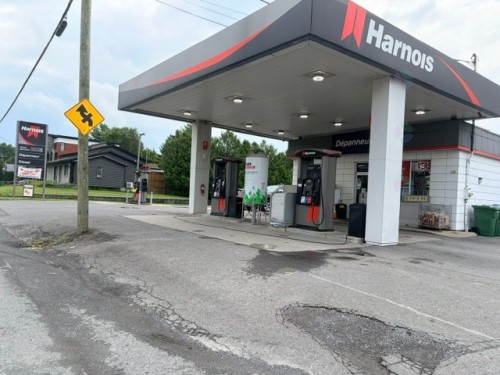 Front of Structure - 130 Route 104, Saint-Jean-Sur-Richelieu, QC - Outdoor