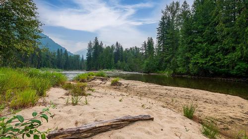 Upper Passmore Rd Road, Passmore, BC 