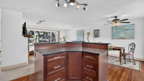 1045 Mitchell Road, Kelowna, BC - Indoor Photo Showing Other Room