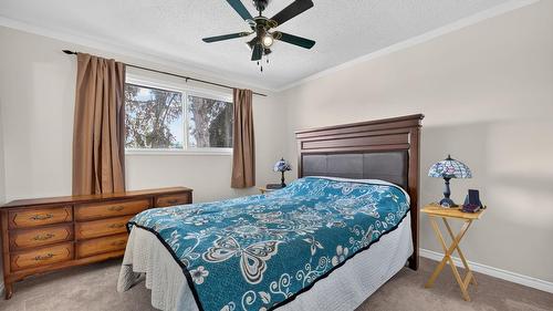 1045 Mitchell Road, Kelowna, BC - Indoor Photo Showing Bedroom