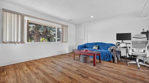1045 Mitchell Road, Kelowna, BC - Indoor