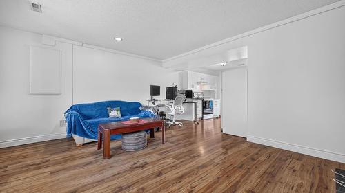 1045 Mitchell Road, Kelowna, BC - Indoor Photo Showing Other Room